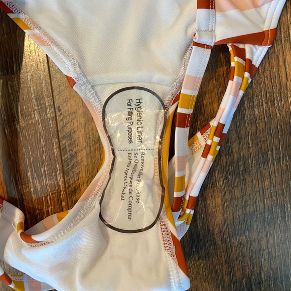 URBAN OUTFITTERS Cut Out Hipster Bikini Bottoms - Picture 4 of 8